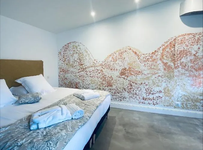 La King Le 50 And Bordeaux