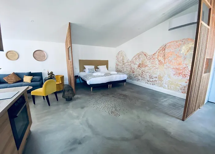 Апартаменты La King Le 50 And